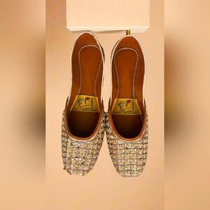 Going Live Notice 🌷traditional Hand Made Shoed